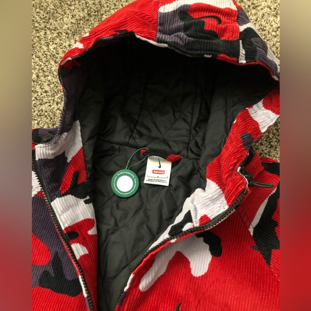 Supreme Nike corduroy full zip hooded jacket. Red camo. Size Lg. W/ StockX tag - Picture 4 of 13